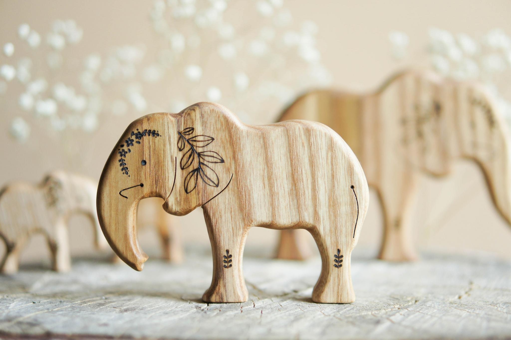 Wooden elephant toy mom