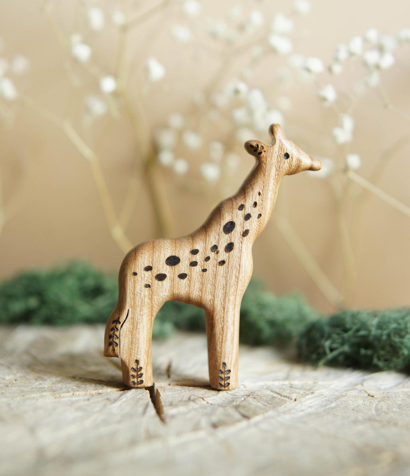 Baby giraffe wooden toy