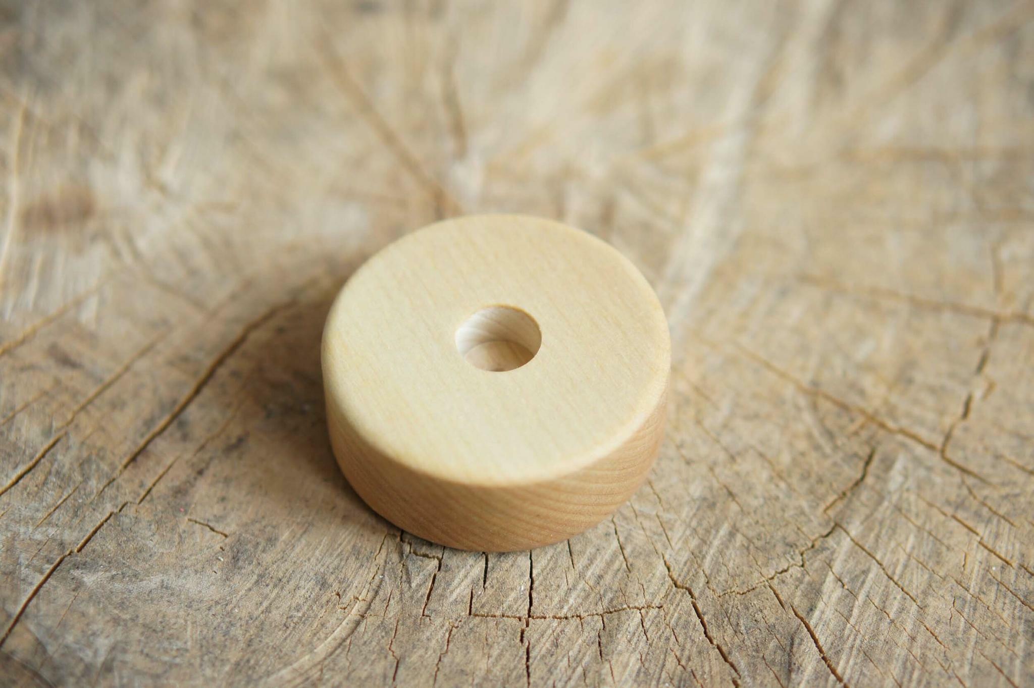 Waldorf round stand