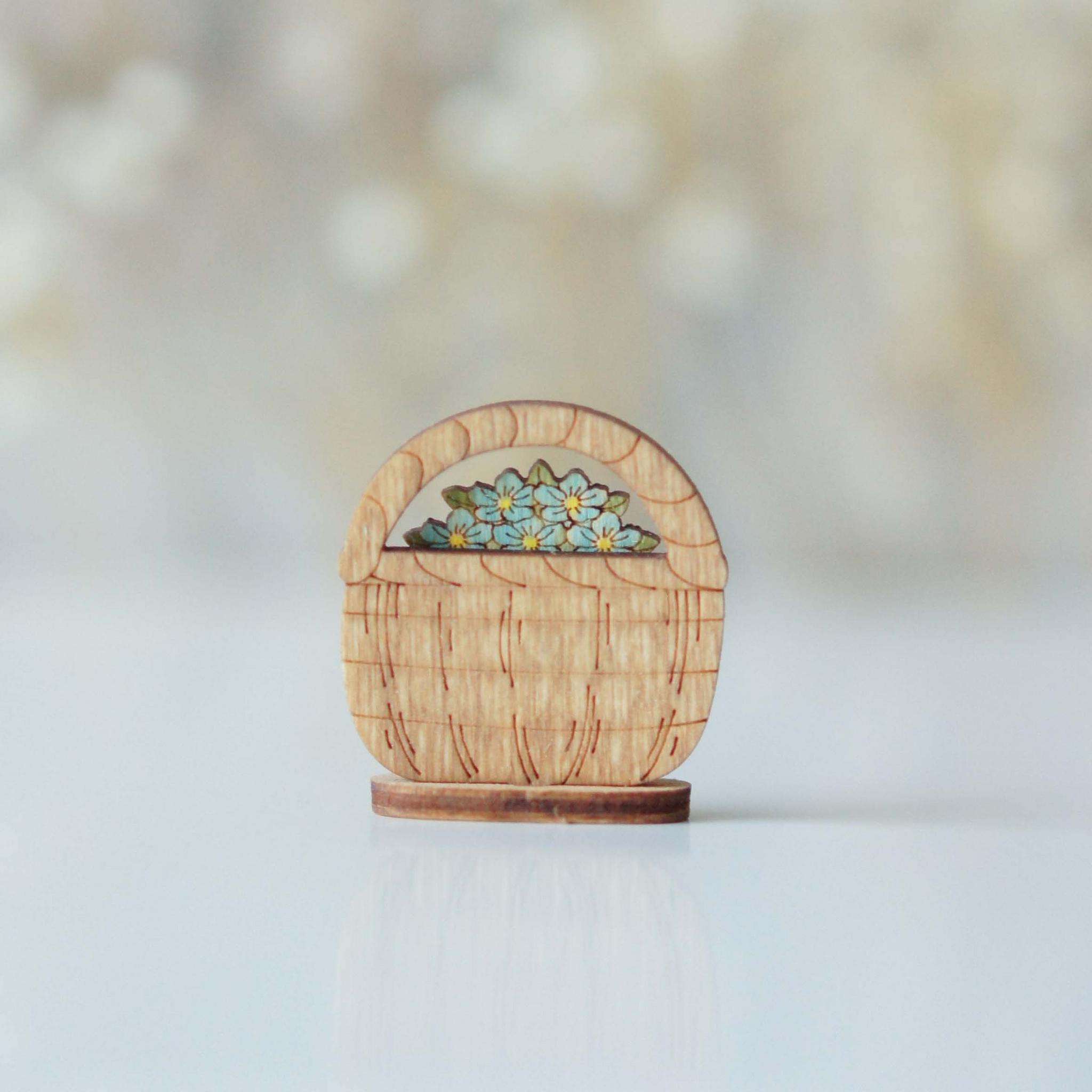 Basket with forget-me-nots