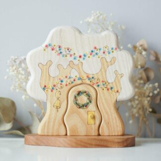 Snow house tree toy (with sparkle)